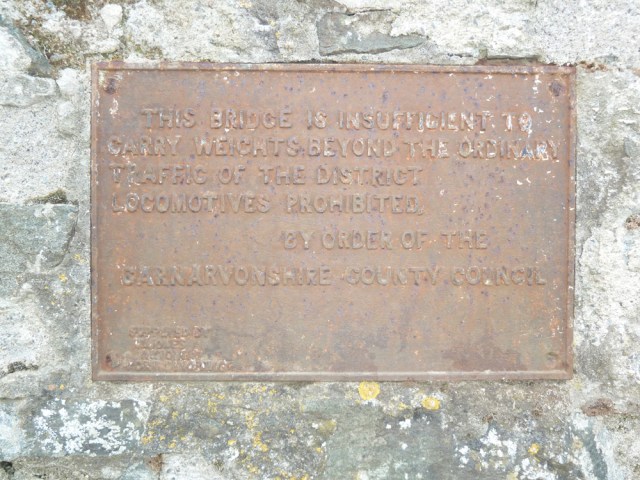 Bridge restriction sign in North Wales